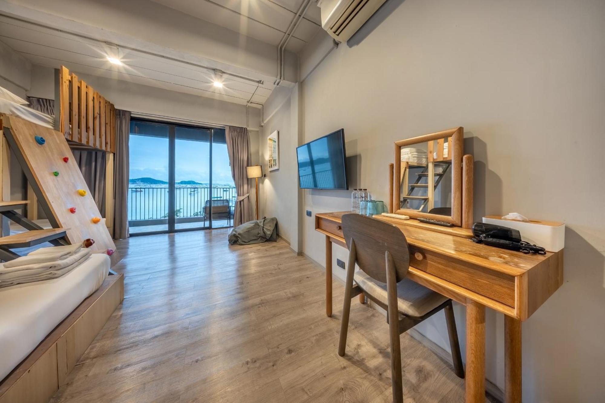 Shin Arch39 Phuket Beach Front - Sha Plus Chalong Bagian luar foto