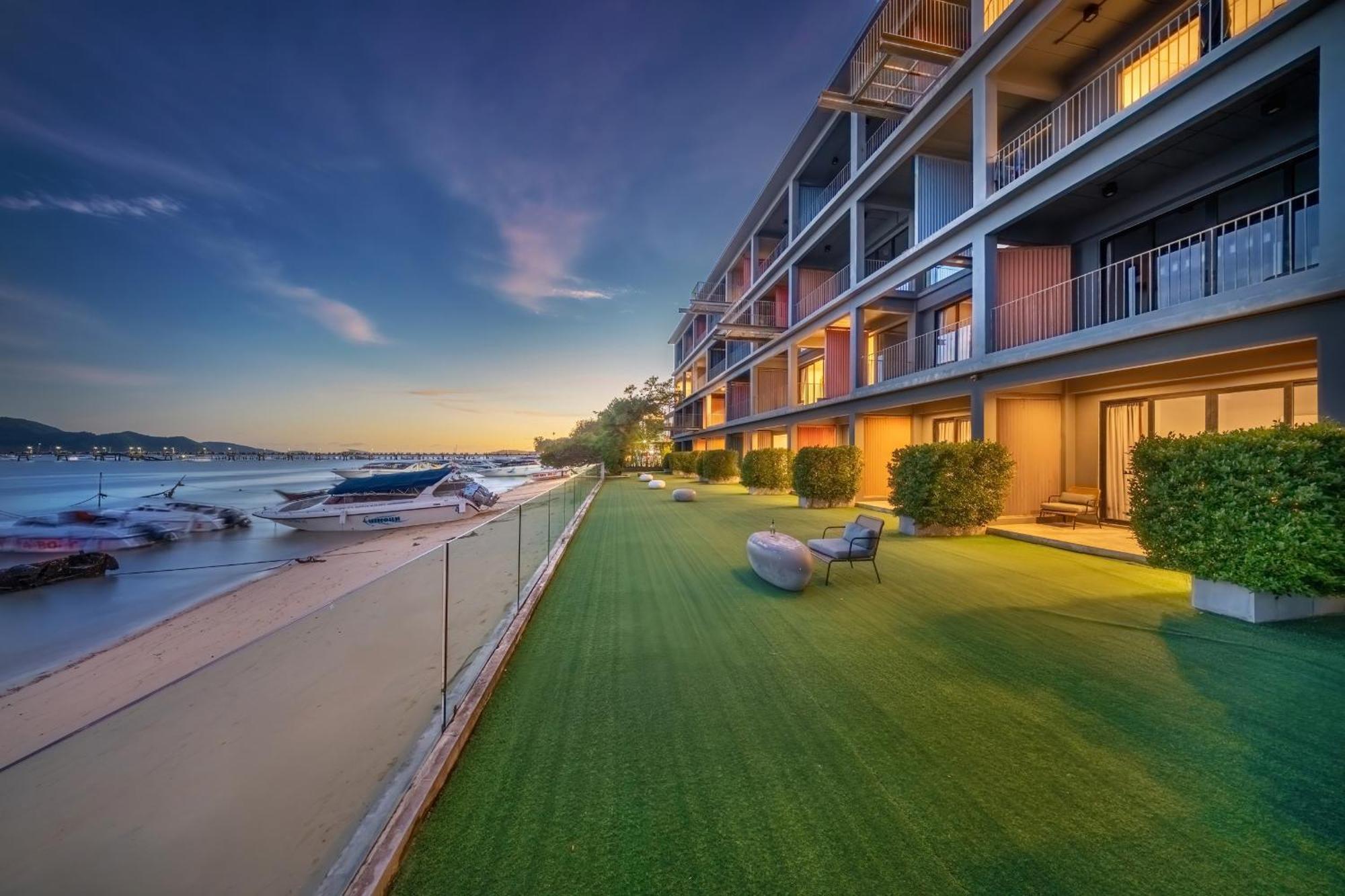 Shin Arch39 Phuket Beach Front - Sha Plus Chalong Bagian luar foto