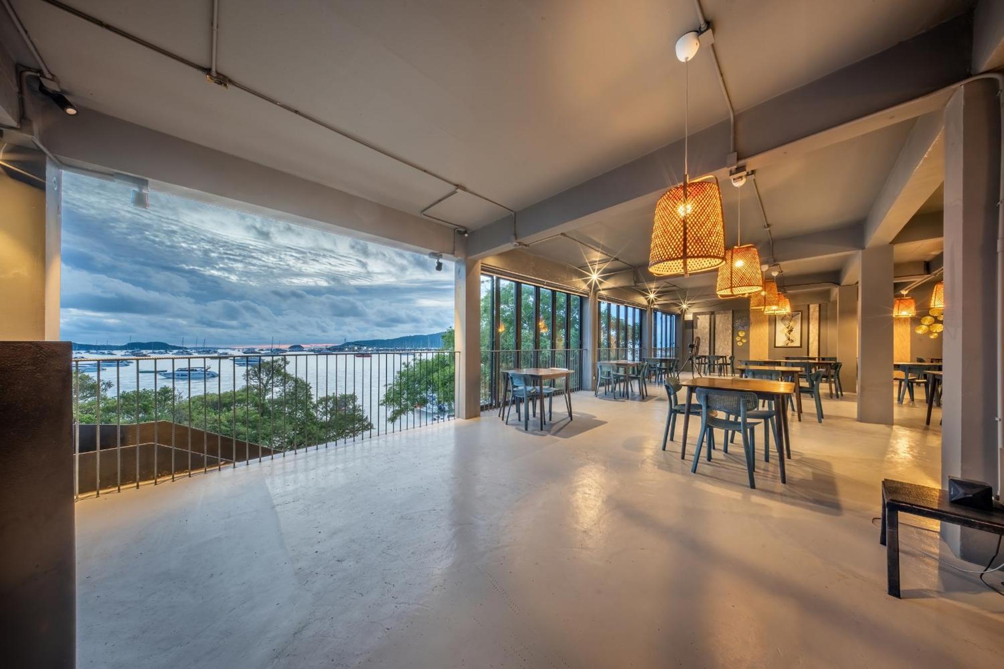 Shin Arch39 Phuket Beach Front - Sha Plus Chalong Bagian luar foto