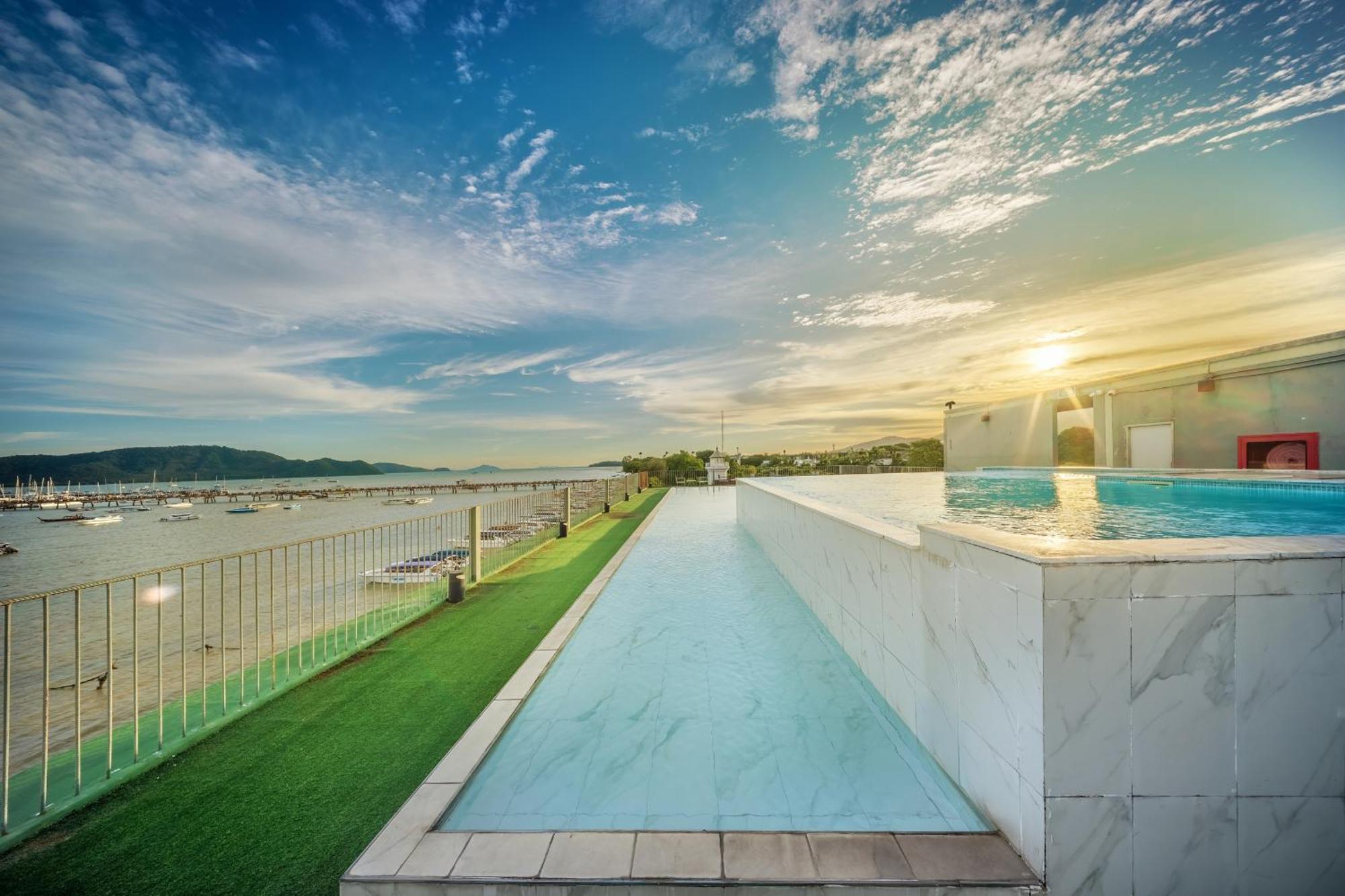 Shin Arch39 Phuket Beach Front - Sha Plus Chalong Bagian luar foto