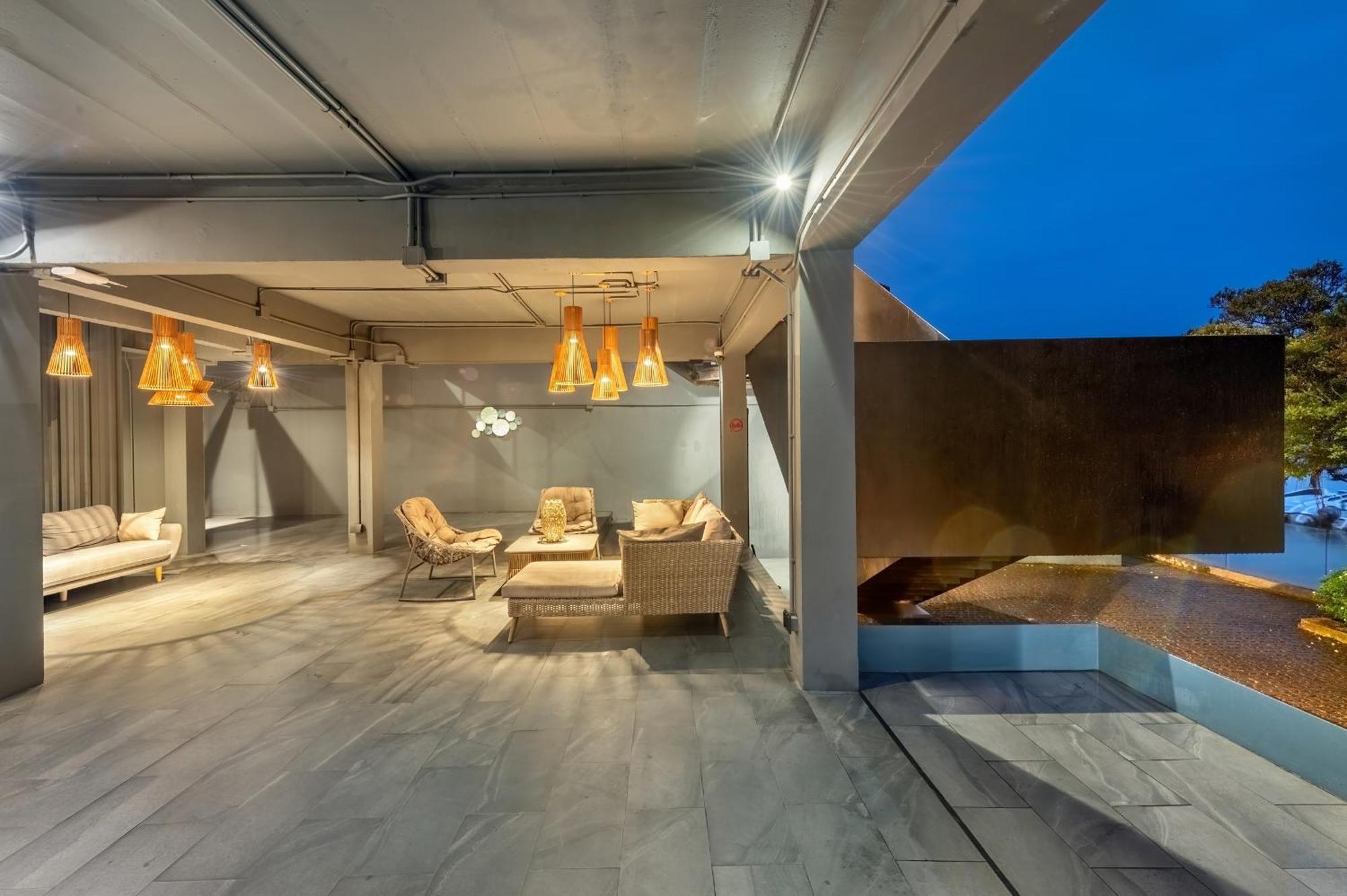Shin Arch39 Phuket Beach Front - Sha Plus Chalong Bagian luar foto