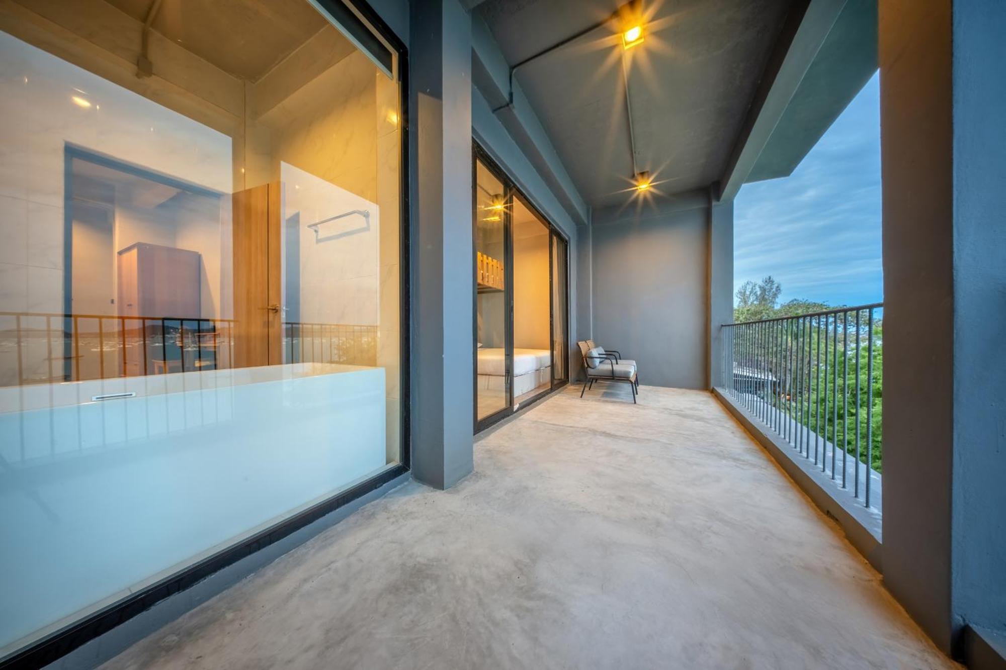 Shin Arch39 Phuket Beach Front - Sha Plus Chalong Bagian luar foto