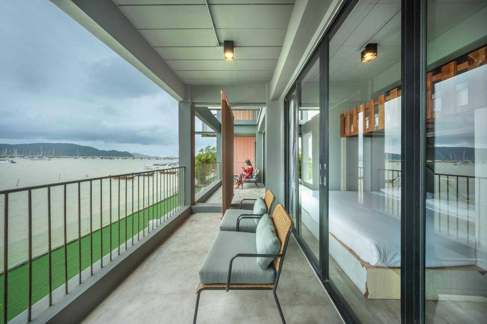 Shin Arch39 Phuket Beach Front - Sha Plus Chalong Bagian luar foto
