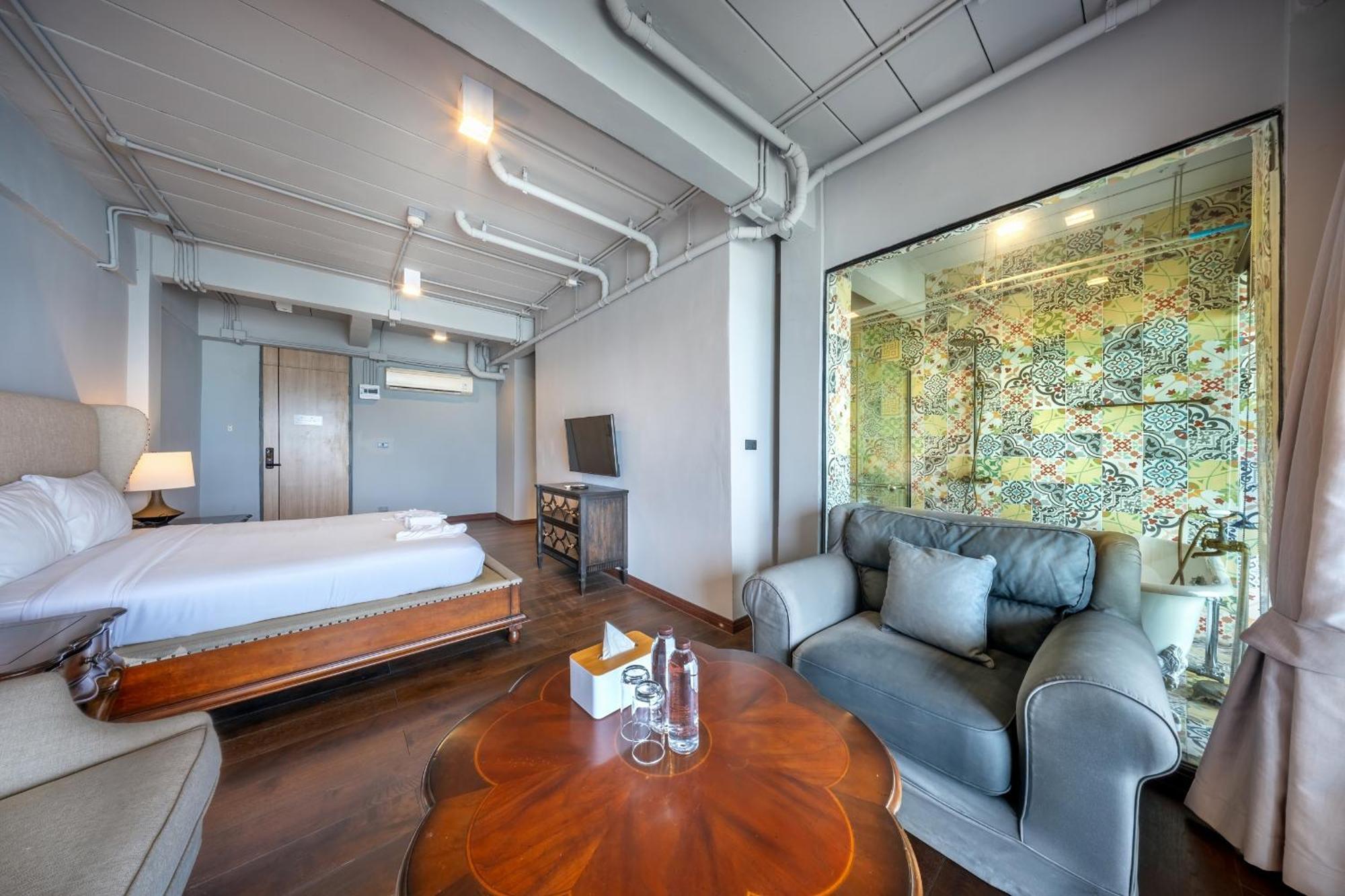 Shin Arch39 Phuket Beach Front - Sha Plus Chalong Bagian luar foto