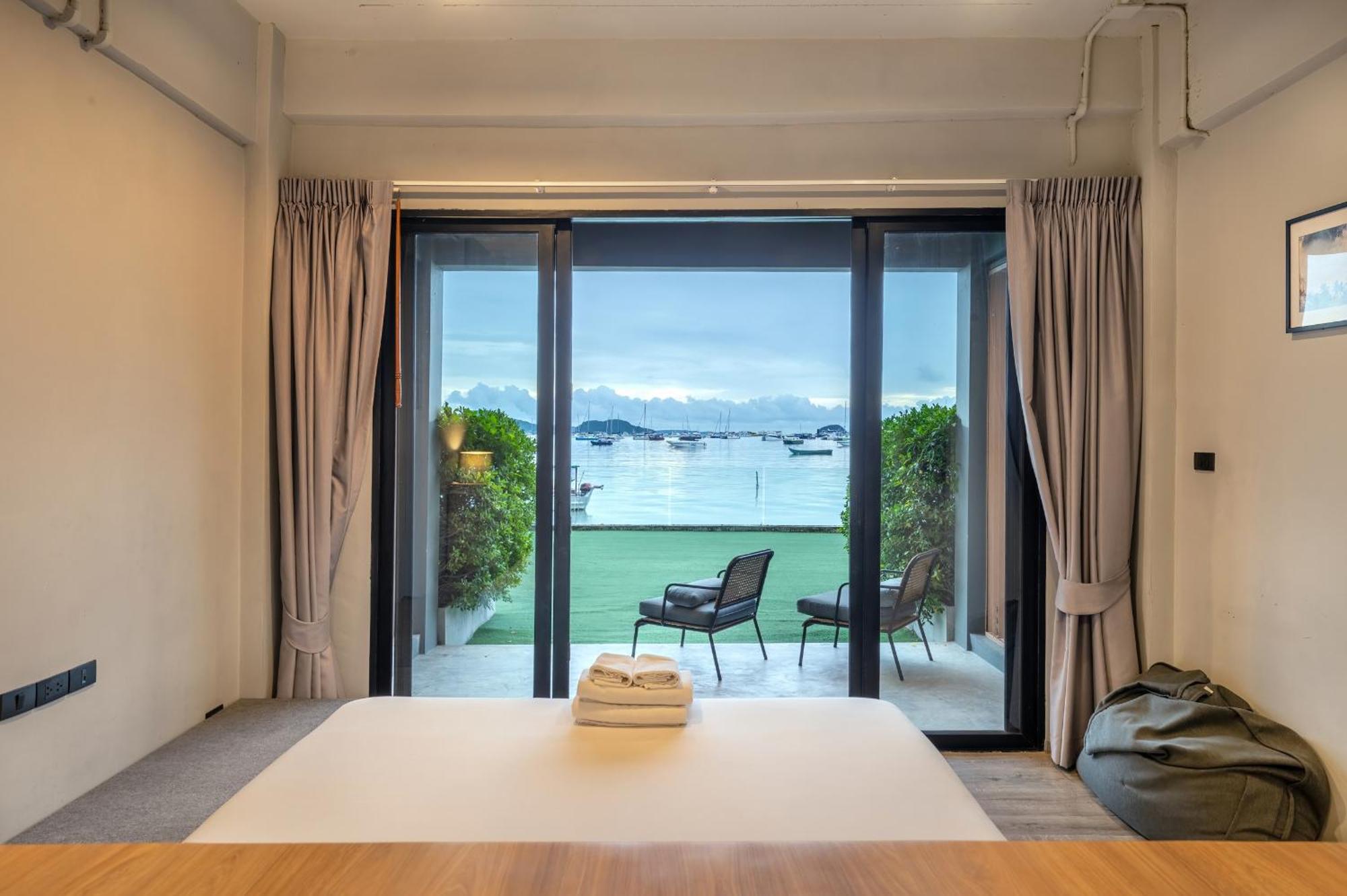 Shin Arch39 Phuket Beach Front - Sha Plus Chalong Bagian luar foto