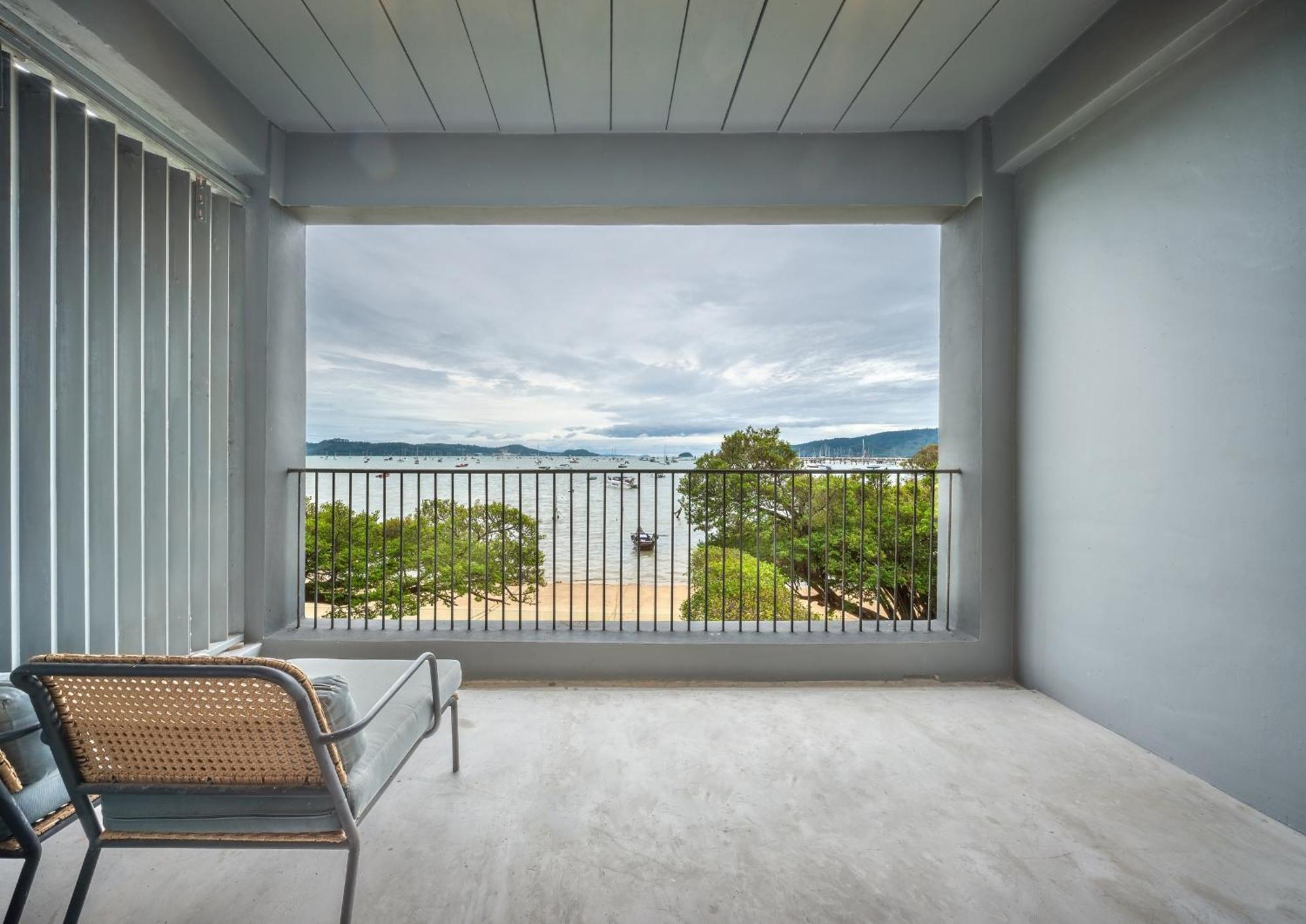 Shin Arch39 Phuket Beach Front - Sha Plus Chalong Bagian luar foto