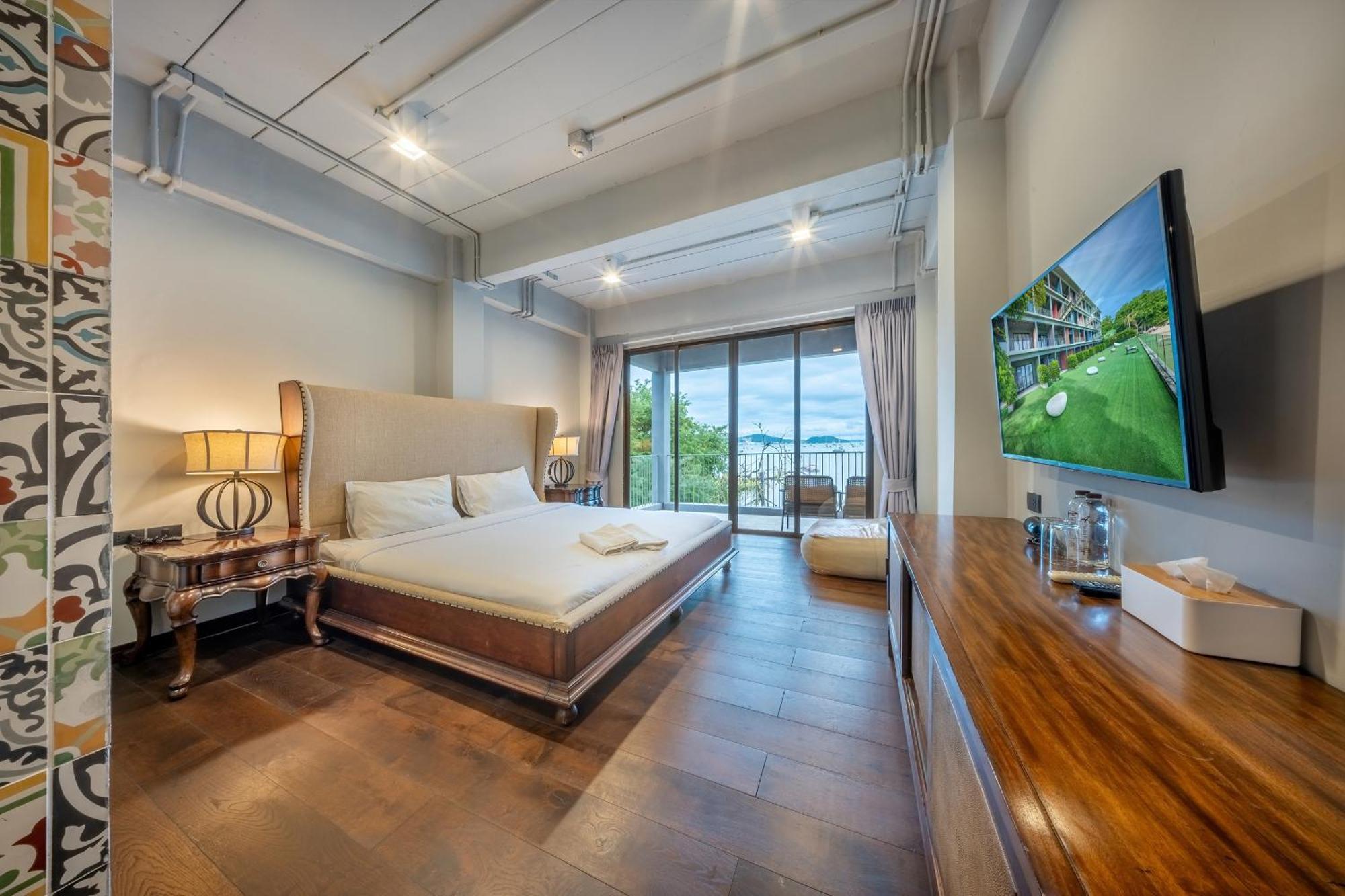 Shin Arch39 Phuket Beach Front - Sha Plus Chalong Bagian luar foto