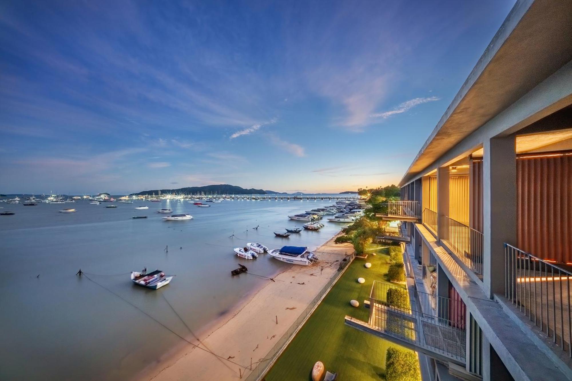 Shin Arch39 Phuket Beach Front - Sha Plus Chalong Bagian luar foto