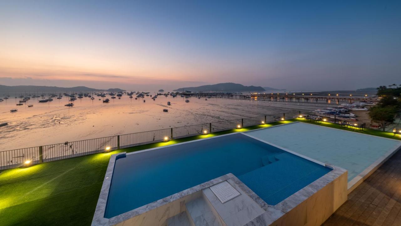 Shin Arch39 Phuket Beach Front - Sha Plus Chalong Bagian luar foto